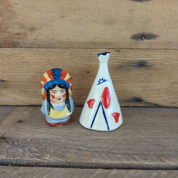 Vintage 1950s Indian Chief and Teepee Ceramic Salt and Pepper Shakers - Picture 1 of 11
